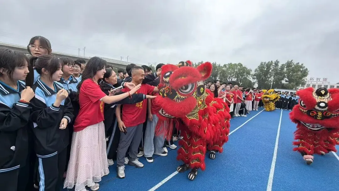 【高新校区】筑梦出征,决胜中考 | 华杰学校2026届初三中考出征仪式圆满举行-第60张图片-四季读书网 【高新校区】筑梦出征,决胜中考 | 华杰学校2026届初三中考出征仪式圆满举行-第60张图片-四季读书网