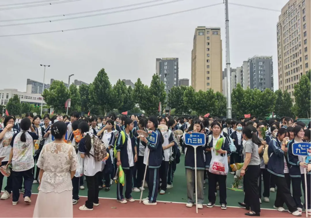 逐梦中考启新程 少年乘风赴山海-第24张图片-四季读书网