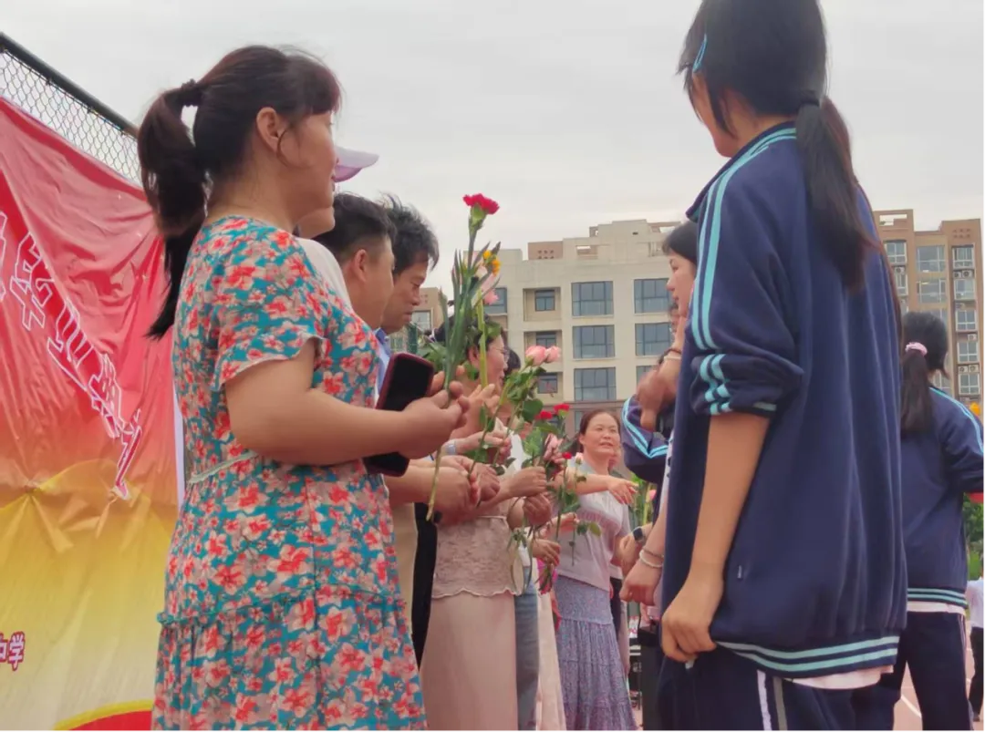 逐梦中考启新程 少年乘风赴山海-第31张图片-四季读书网