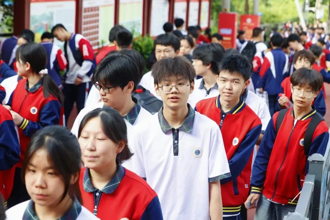 加油,少年!2026贵阳贵安中考首日现场直击→-第5张图片-四季读书网