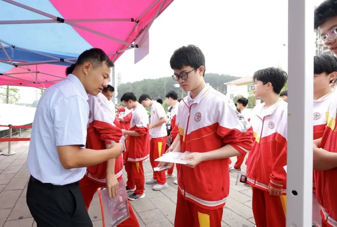 加油,少年!2026贵阳贵安中考首日现场直击→-第9张图片-四季读书网