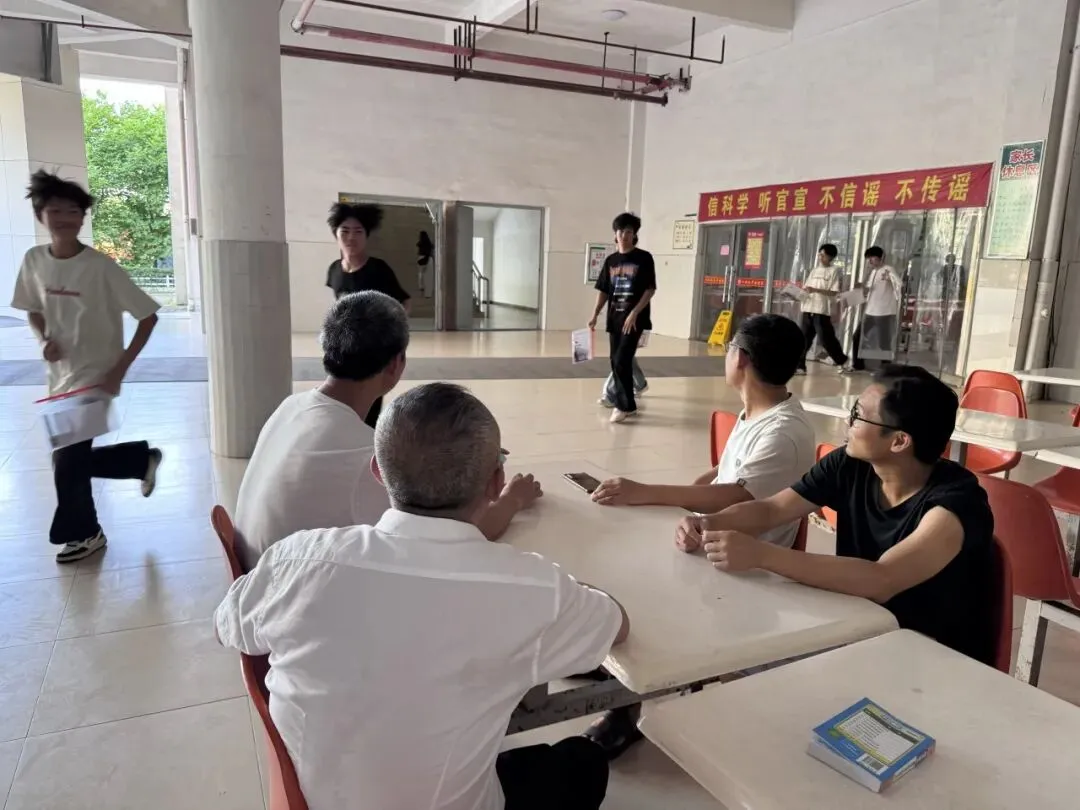 暖心护航 从“心”出发 | 杜市中学中考全程心理陪伴纪实-第18张图片-四季读书网 暖心护航 从“心”出发 | 杜市中学中考全程心理陪伴纪实-第18张图片-四季读书网