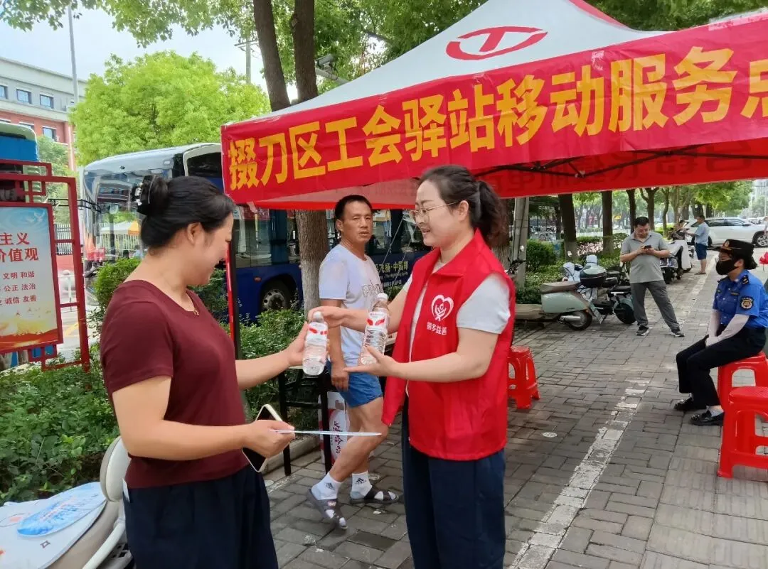 粽叶飘香迎中考 掇多益善护芳华-第6张图片-四季读书网 粽叶飘香迎中考 掇多益善护芳华-第6张图片-四季读书网