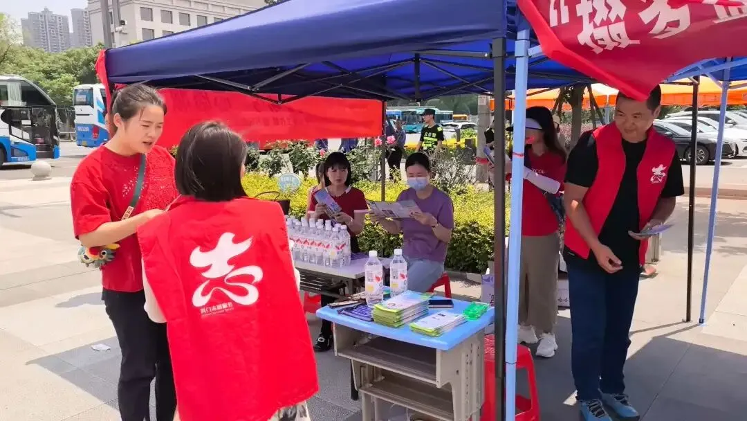 粽叶飘香迎中考 掇多益善护芳华-第7张图片-四季读书网 粽叶飘香迎中考 掇多益善护芳华-第7张图片-四季读书网