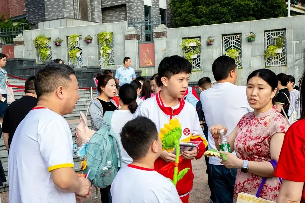 护航中考丨“警”随中考,“试”在必得-第4张图片-四季读书网 护航中考丨“警”随中考,“试”在必得-第4张图片-四季读书网