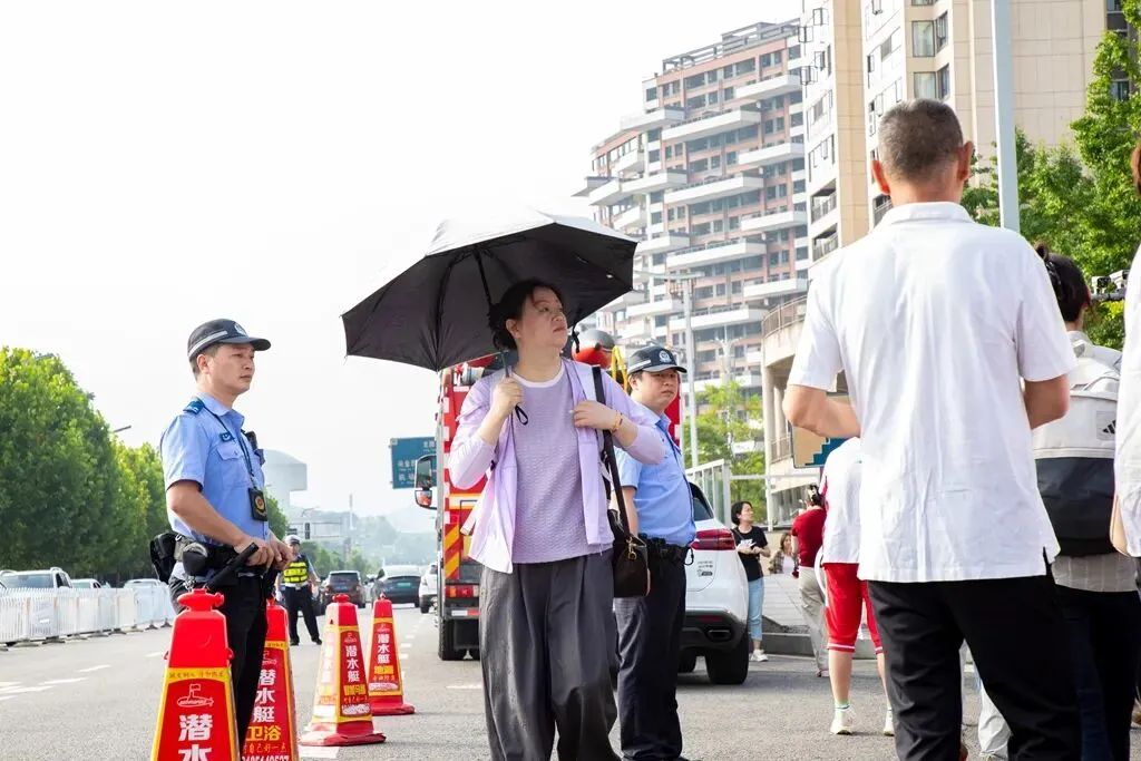 护航中考丨“警”随中考,“试”在必得-第12张图片-四季读书网 护航中考丨“警”随中考,“试”在必得-第12张图片-四季读书网