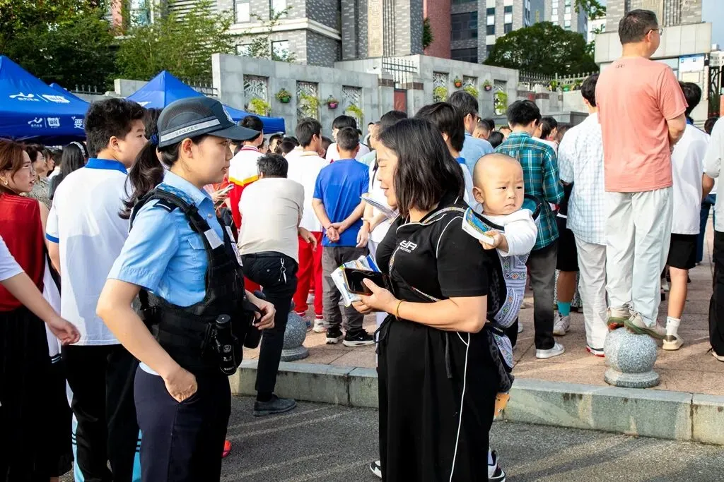护航中考丨“警”随中考,“试”在必得-第17张图片-四季读书网 护航中考丨“警”随中考,“试”在必得-第17张图片-四季读书网