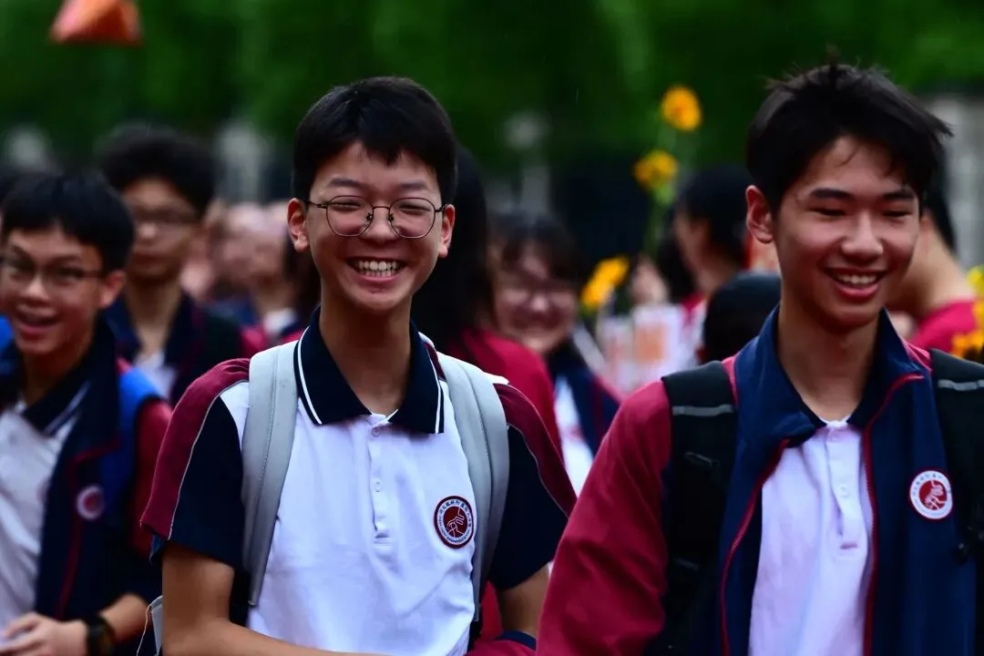 中考首日,今天的主角是他们!-第8张图片-四季读书网 中考首日,今天的主角是他们!-第8张图片-四季读书网