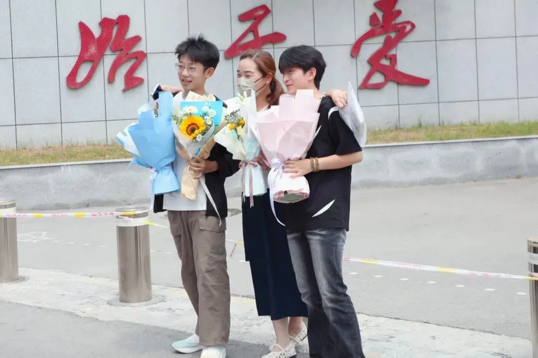 沛县中考收官!合笔如愿,下一站见!-第7张图片-四季读书网 沛县中考收官!合笔如愿,下一站见!-第7张图片-四季读书网