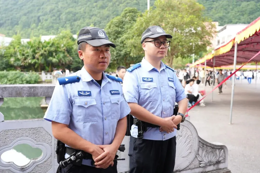 中考开考!长顺3332名考生执笔逐梦赴考场-第14张图片-四季读书网