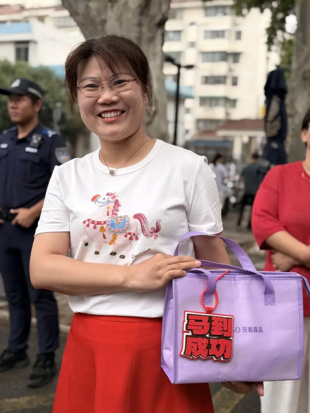 直击现场!南京中考作文出炉-第14张图片-四季读书网 直击现场!南京中考作文出炉-第14张图片-四季读书网