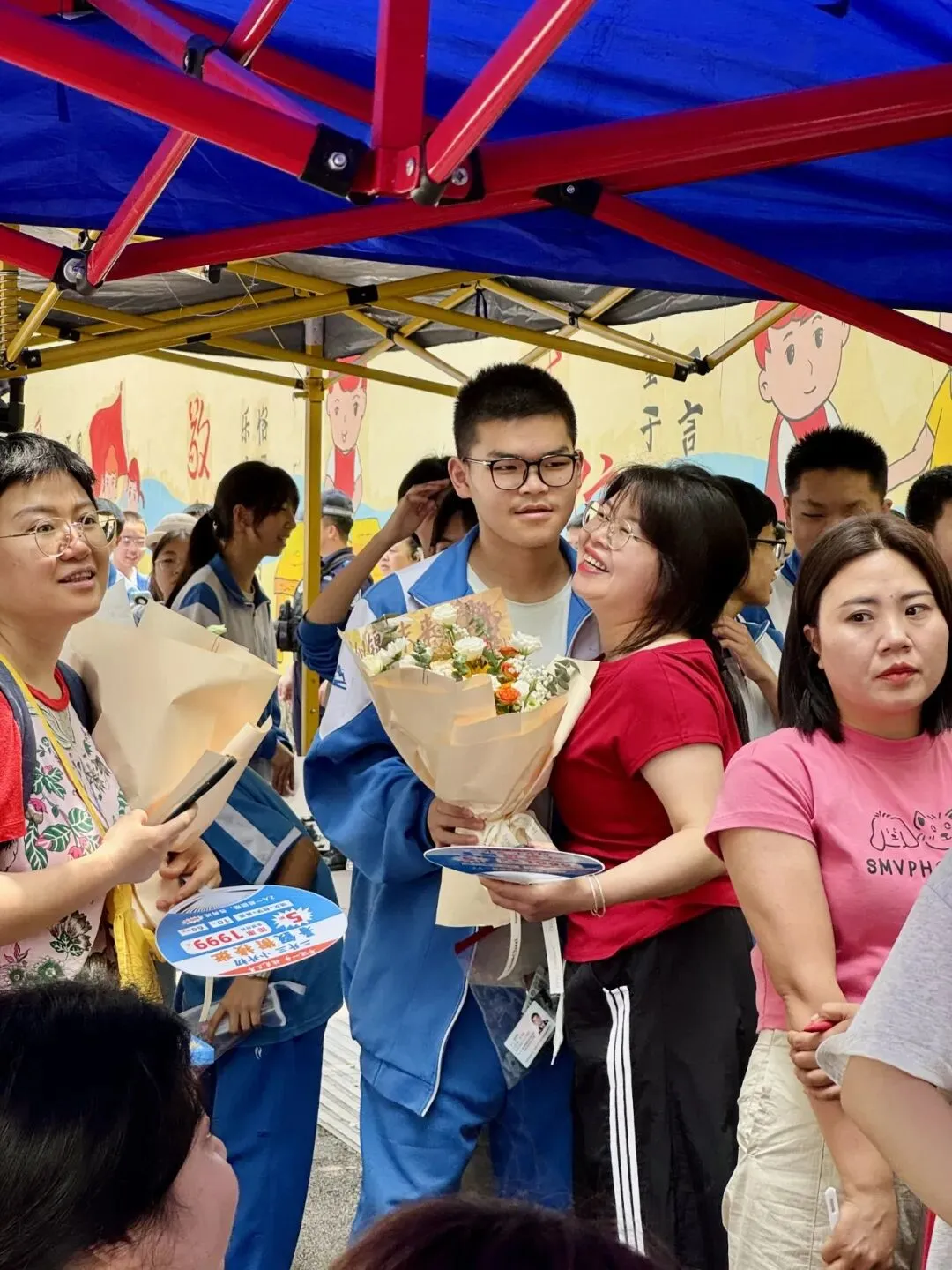 温情护航送中考 少年执笔绽芳华——贵阳市第三十四中学2026届初三暖心送考纪实-第41张图片-四季读书网