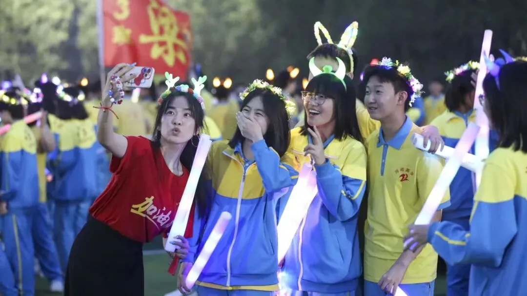 【2026驰骋中考9️⃣星夜出征】英华学子向星辰遥望的眼眸里,闪烁着似锦前程~-第15张图片-四季读书网