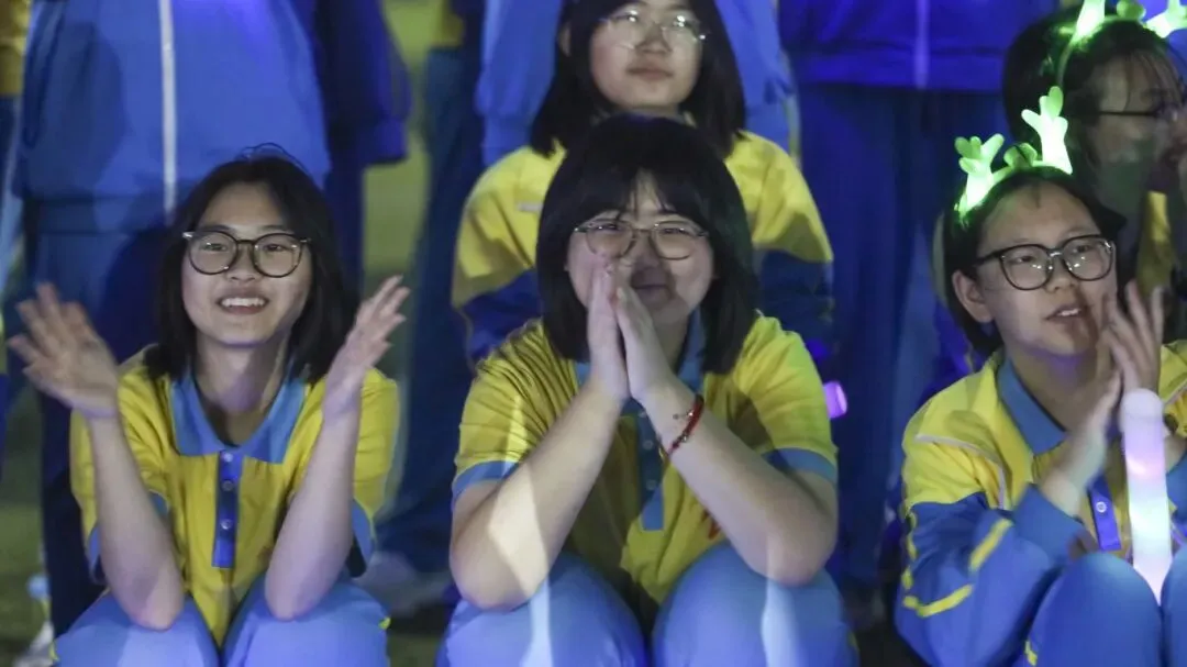 【2026驰骋中考9️⃣星夜出征】英华学子向星辰遥望的眼眸里,闪烁着似锦前程~-第36张图片-四季读书网