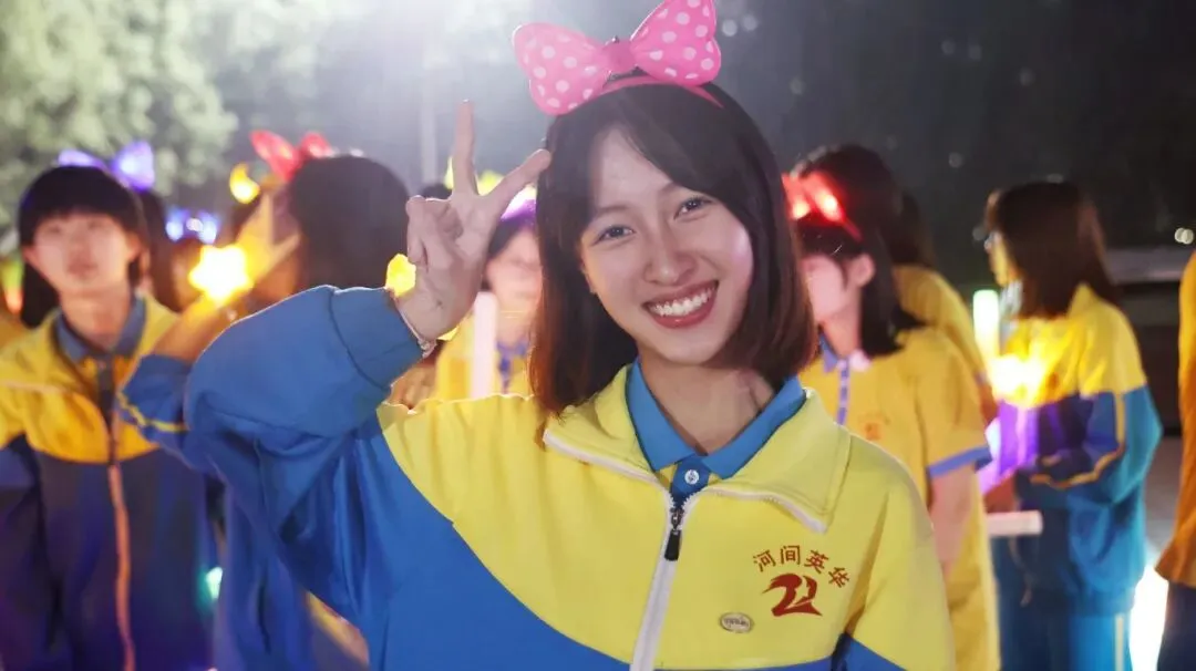 【2026驰骋中考9️⃣星夜出征】英华学子向星辰遥望的眼眸里,闪烁着似锦前程~-第49张图片-四季读书网