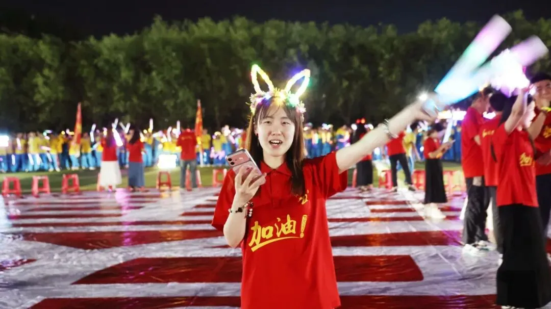 【2026驰骋中考9️⃣星夜出征】英华学子向星辰遥望的眼眸里,闪烁着似锦前程~-第73张图片-四季读书网