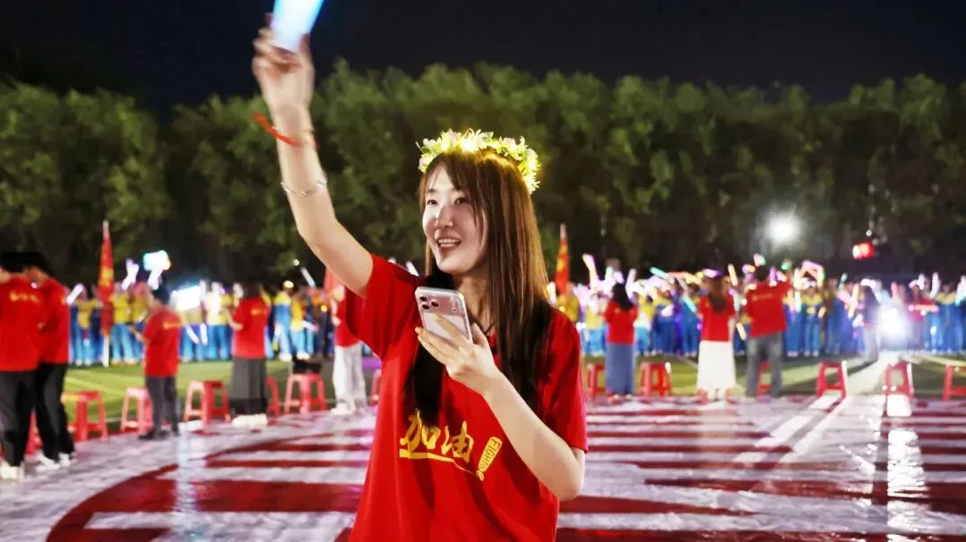 【2026驰骋中考9️⃣星夜出征】英华学子向星辰遥望的眼眸里,闪烁着似锦前程~-第74张图片-四季读书网