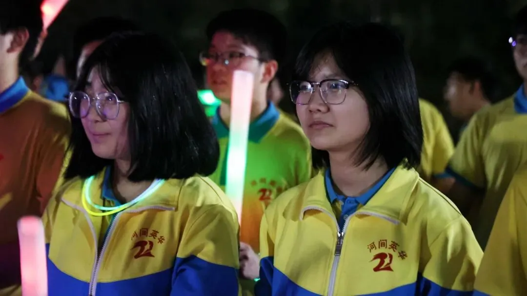 【2026驰骋中考9️⃣星夜出征】英华学子向星辰遥望的眼眸里,闪烁着似锦前程~-第93张图片-四季读书网