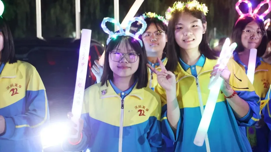 【2026驰骋中考9️⃣星夜出征】英华学子向星辰遥望的眼眸里,闪烁着似锦前程~-第102张图片-四季读书网