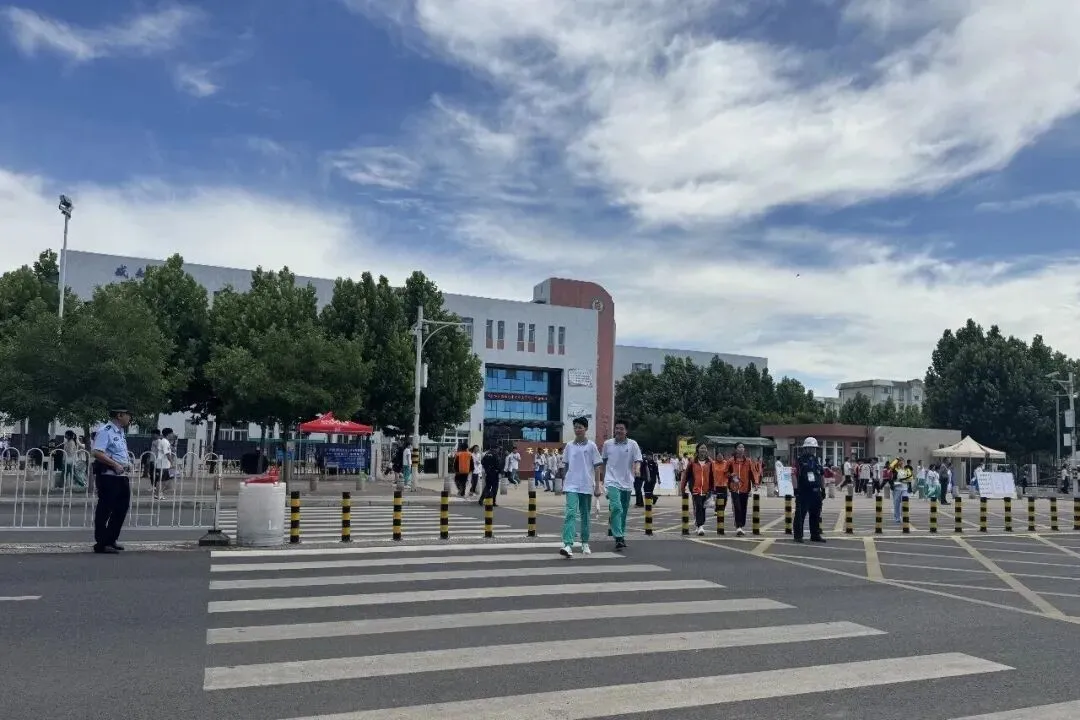 一举夺魁 向阳花开|天津宝石花为中考少年加油助威!-第24张图片-四季读书网