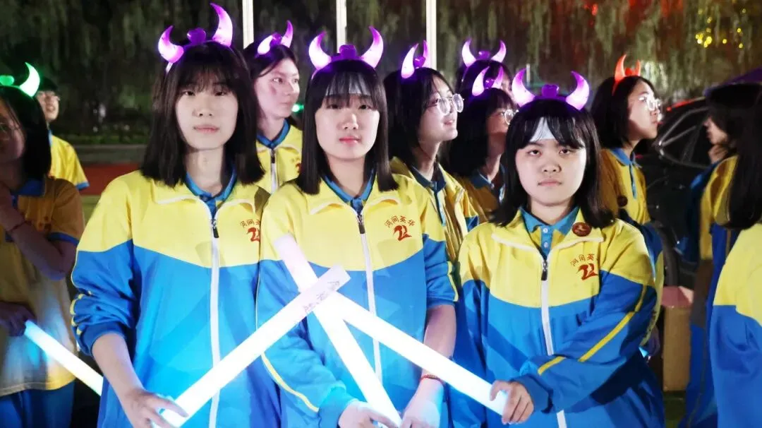 【2026驰骋中考9️⃣星夜出征】英华学子向星辰遥望的眼眸里,闪烁着似锦前程~-第106张图片-四季读书网