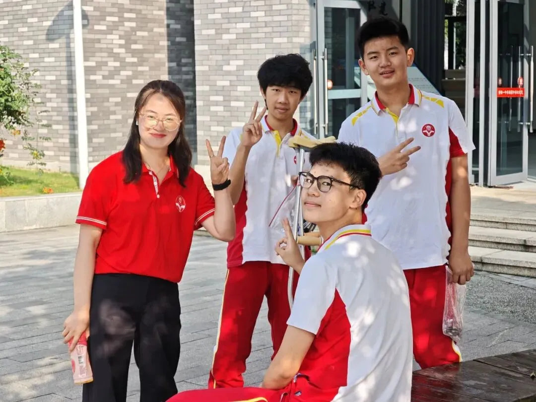 中考首日|红装送考,温暖护航!端棻少年出征-第18张图片-四季读书网 中考首日|红装送考,温暖护航!端棻少年出征-第18张图片-四季读书网