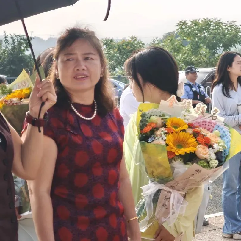 中考首日|红装送考,温暖护航!端棻少年出征-第19张图片-四季读书网 中考首日|红装送考,温暖护航!端棻少年出征-第19张图片-四季读书网