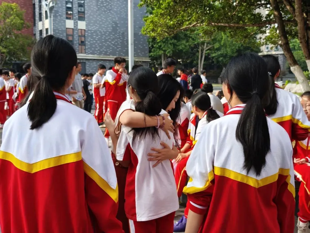 中考首日|红装送考,温暖护航!端棻少年出征-第26张图片-四季读书网 中考首日|红装送考,温暖护航!端棻少年出征-第26张图片-四季读书网