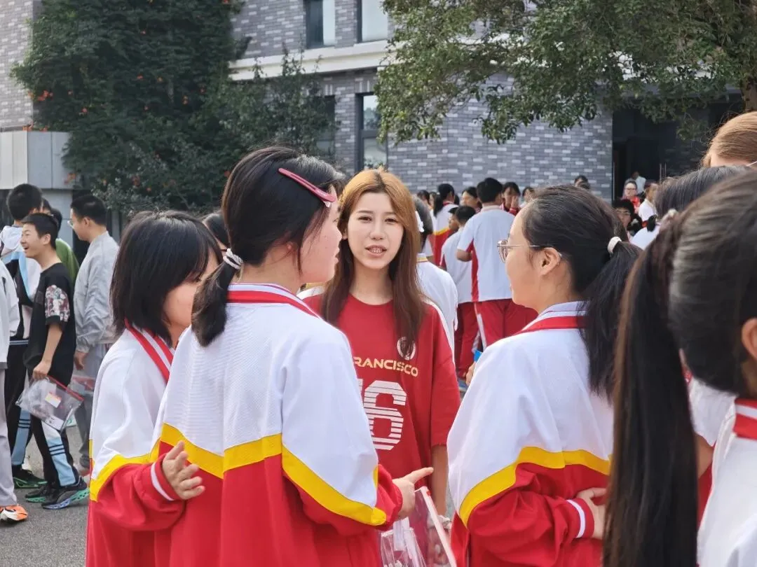 中考首日|红装送考,温暖护航!端棻少年出征-第29张图片-四季读书网 中考首日|红装送考,温暖护航!端棻少年出征-第29张图片-四季读书网
