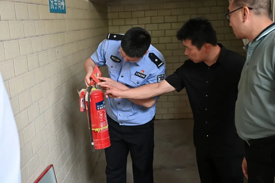 中考今日开考,金东公安 “护考模式” 准时上线!-第7张图片-四季读书网