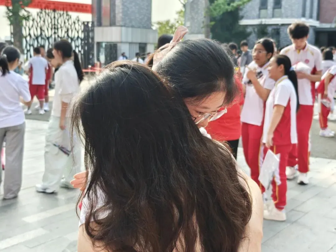 中考首日|红装送考,温暖护航!端棻少年出征-第33张图片-四季读书网 中考首日|红装送考,温暖护航!端棻少年出征-第33张图片-四季读书网