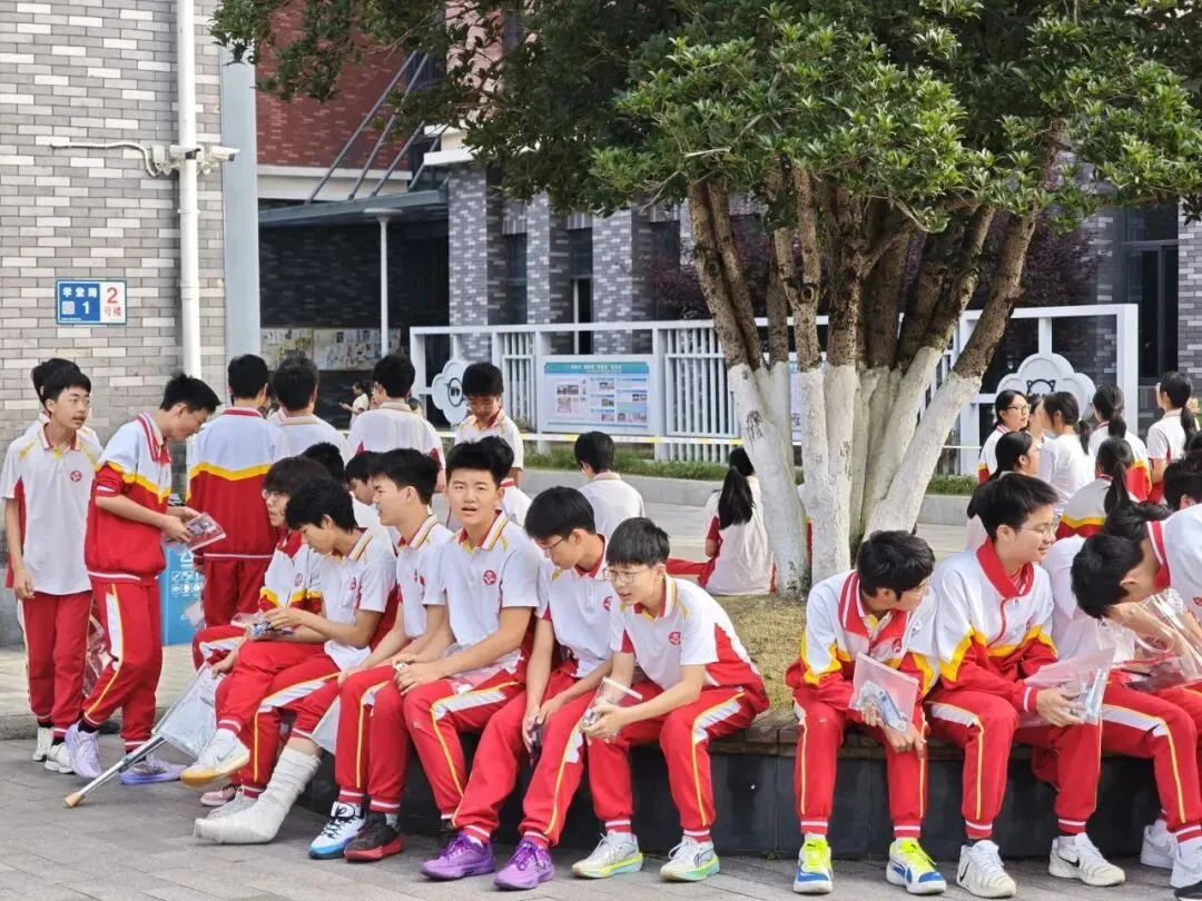 中考首日|红装送考,温暖护航!端棻少年出征-第37张图片-四季读书网 中考首日|红装送考,温暖护航!端棻少年出征-第37张图片-四季读书网