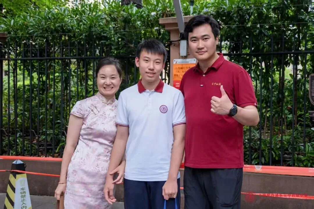 奔赴无悔,守望有爱!|中考首日交中初级送考纪实-第52张图片-四季读书网 奔赴无悔,守望有爱!|中考首日交中初级送考纪实-第52张图片-四季读书网