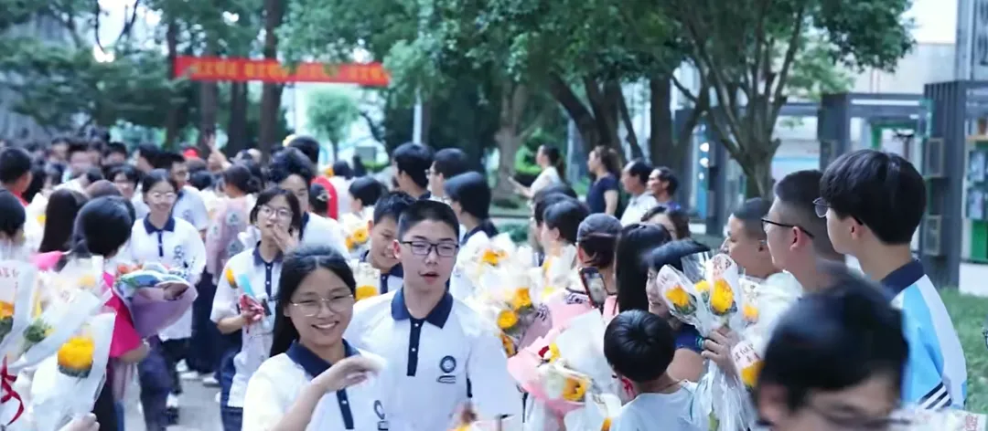 2026松阳中考今天开考,浙江作文题出炉!-第13张图片-四季读书网 2026松阳中考今天开考,浙江作文题出炉!-第13张图片-四季读书网
