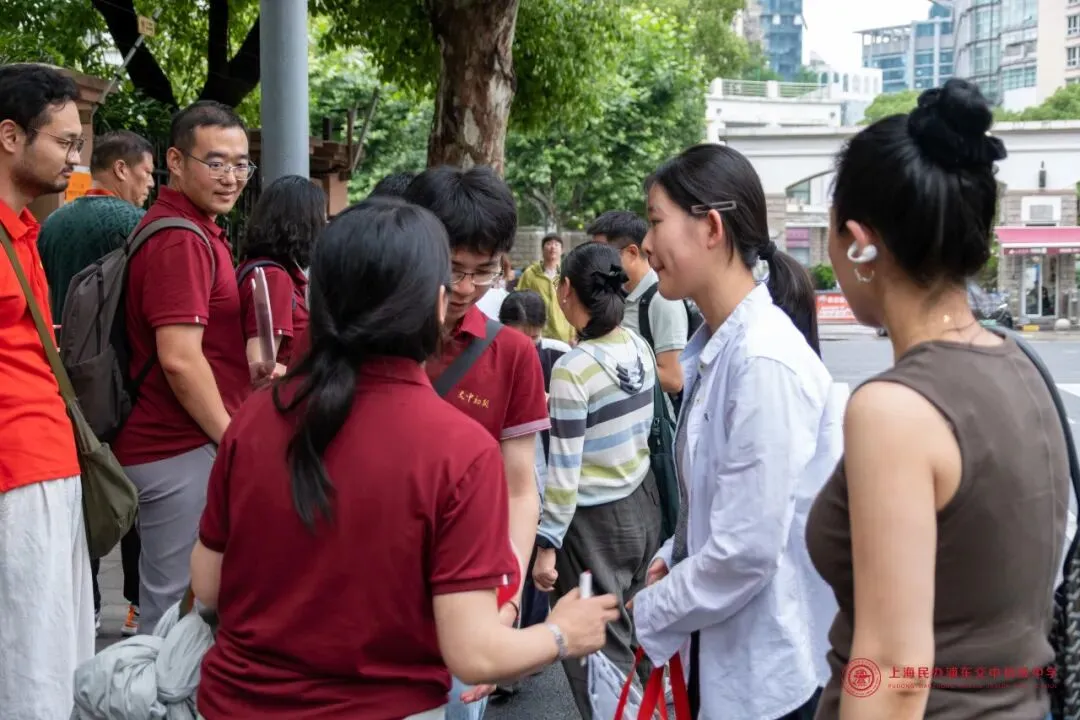 奔赴无悔,守望有爱!|中考首日交中初级送考纪实-第72张图片-四季读书网 奔赴无悔,守望有爱!|中考首日交中初级送考纪实-第72张图片-四季读书网
