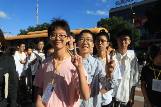 少年加油冲!中考首日开考,多图现场直击→-第7张图片-四季读书网 少年加油冲!中考首日开考,多图现场直击→-第7张图片-四季读书网