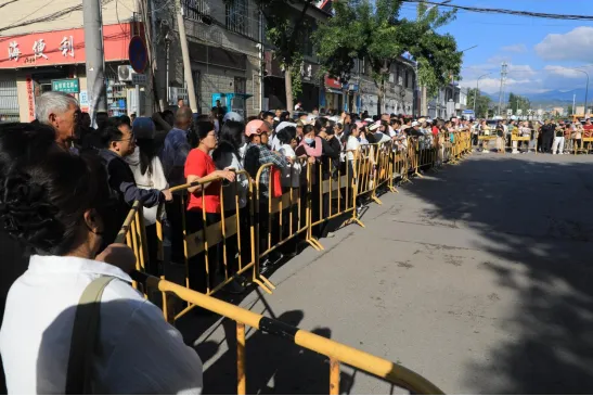 少年加油冲!中考首日开考,多图现场直击→-第12张图片-四季读书网 少年加油冲!中考首日开考,多图现场直击→-第12张图片-四季读书网