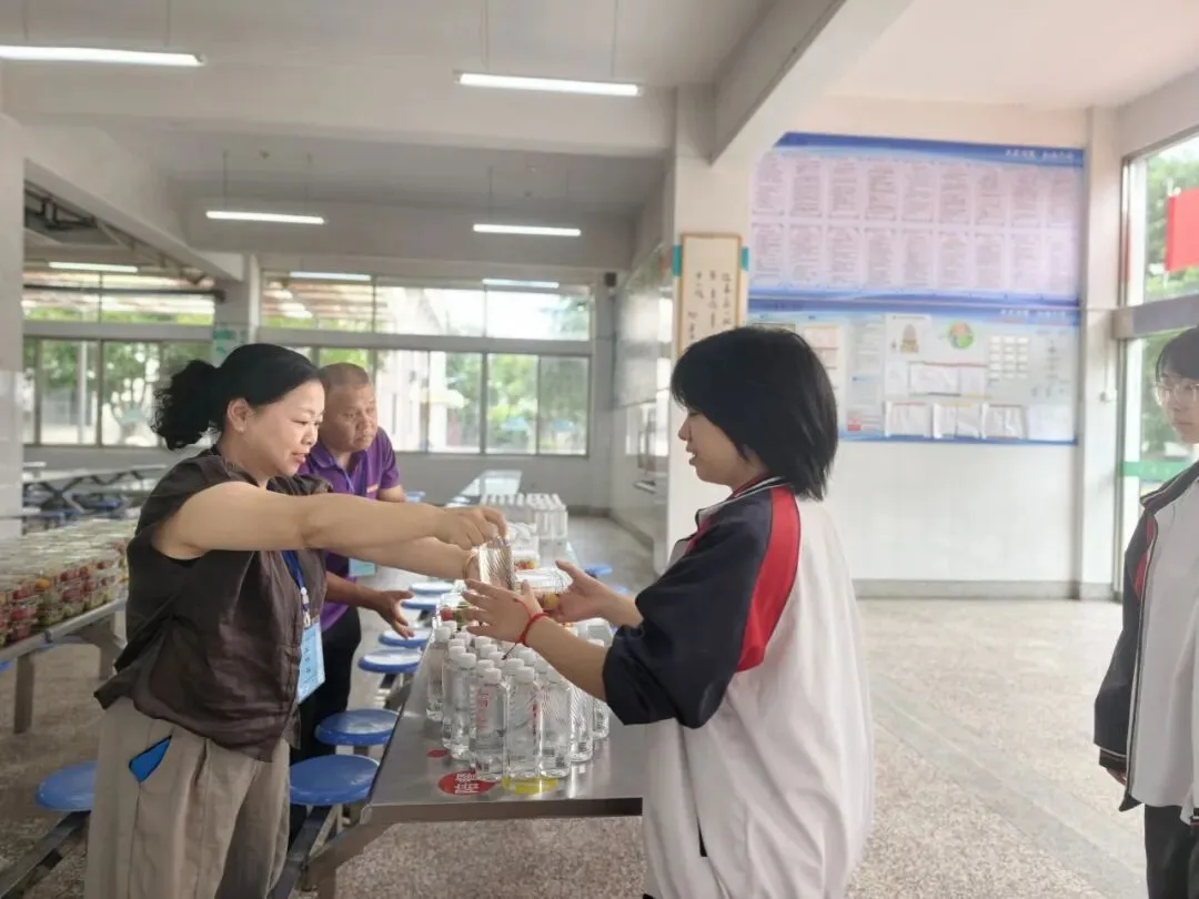 “紫”定行!二中学子,中考加油!-第24张图片-四季读书网 “紫”定行!二中学子,中考加油!-第24张图片-四季读书网