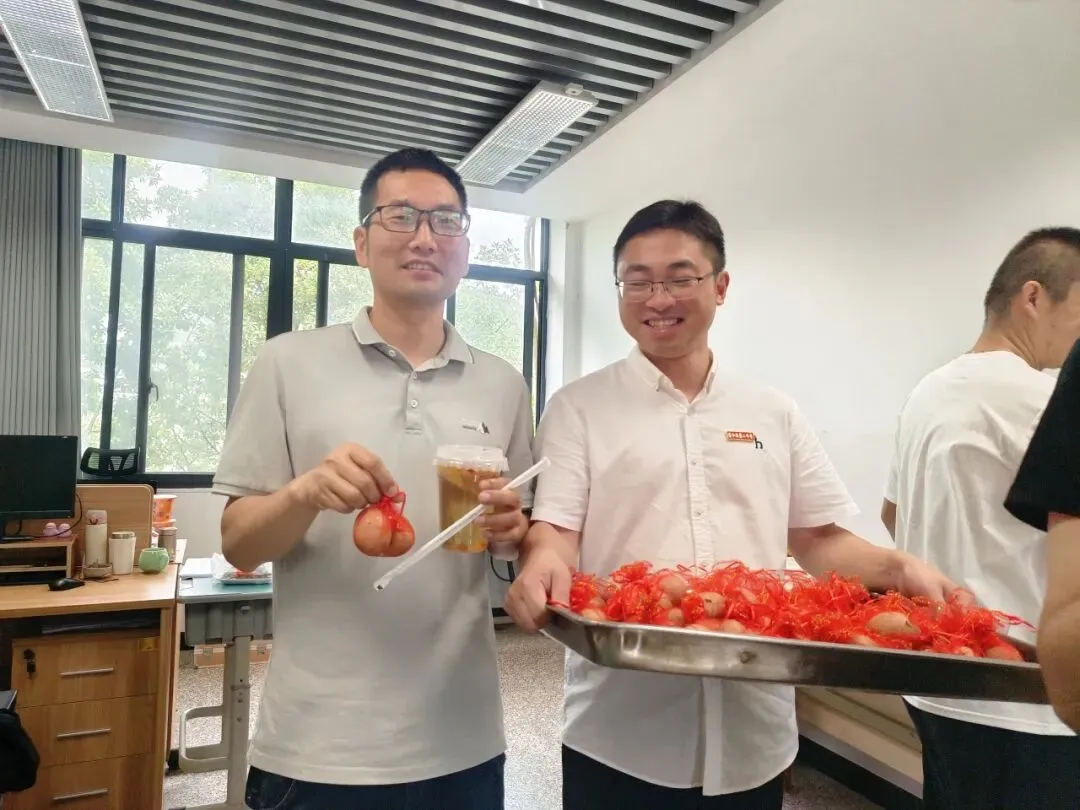 “紫”定行!二中学子,中考加油!-第35张图片-四季读书网 “紫”定行!二中学子,中考加油!-第35张图片-四季读书网