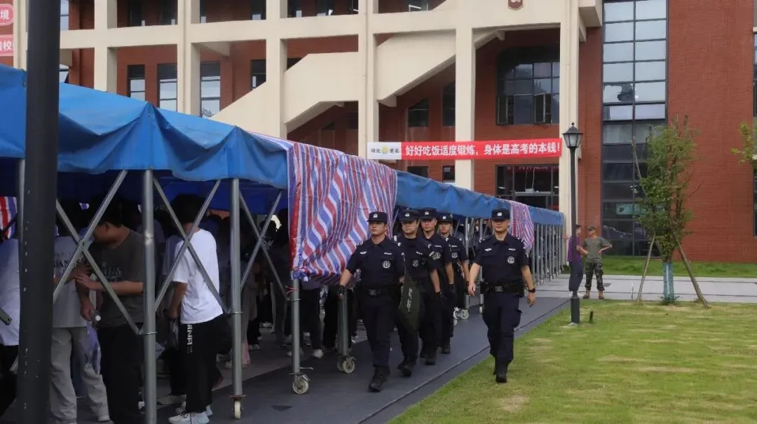 中考首日,赤壁公安守护在线-第10张图片-四季读书网 中考首日,赤壁公安守护在线-第10张图片-四季读书网
