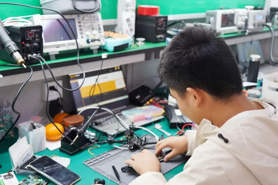 中考结束不用死等分数!不爱文化课、成绩偏弱,学一门硬核技术照样有好前途-第11张图片-四季读书网