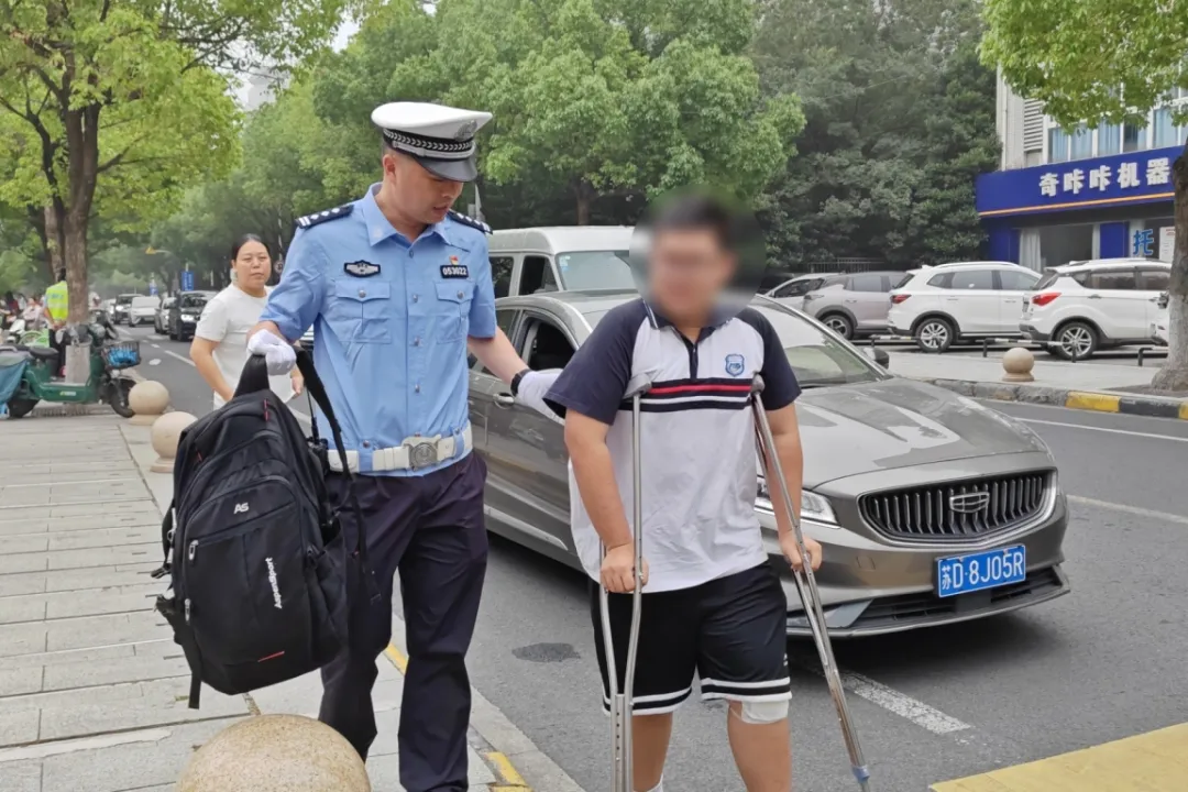 中考圆满落幕,常州公安护考交卷!-第7张图片-四季读书网 中考圆满落幕,常州公安护考交卷!-第7张图片-四季读书网