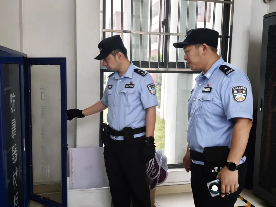 中考圆满落幕,常州公安护考交卷!-第8张图片-四季读书网 中考圆满落幕,常州公安护考交卷!-第8张图片-四季读书网