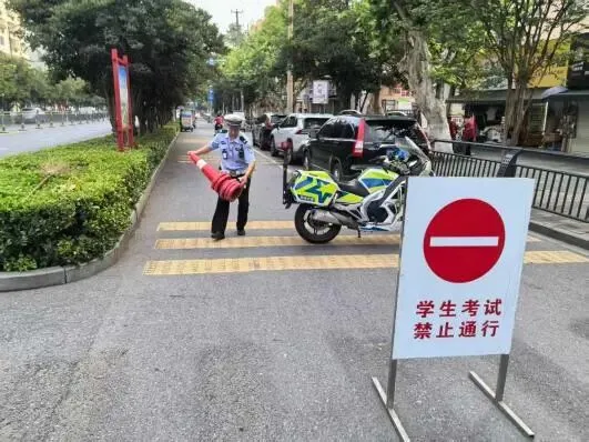 护航中考 交警同行-第3张图片-四季读书网 护航中考 交警同行-第3张图片-四季读书网