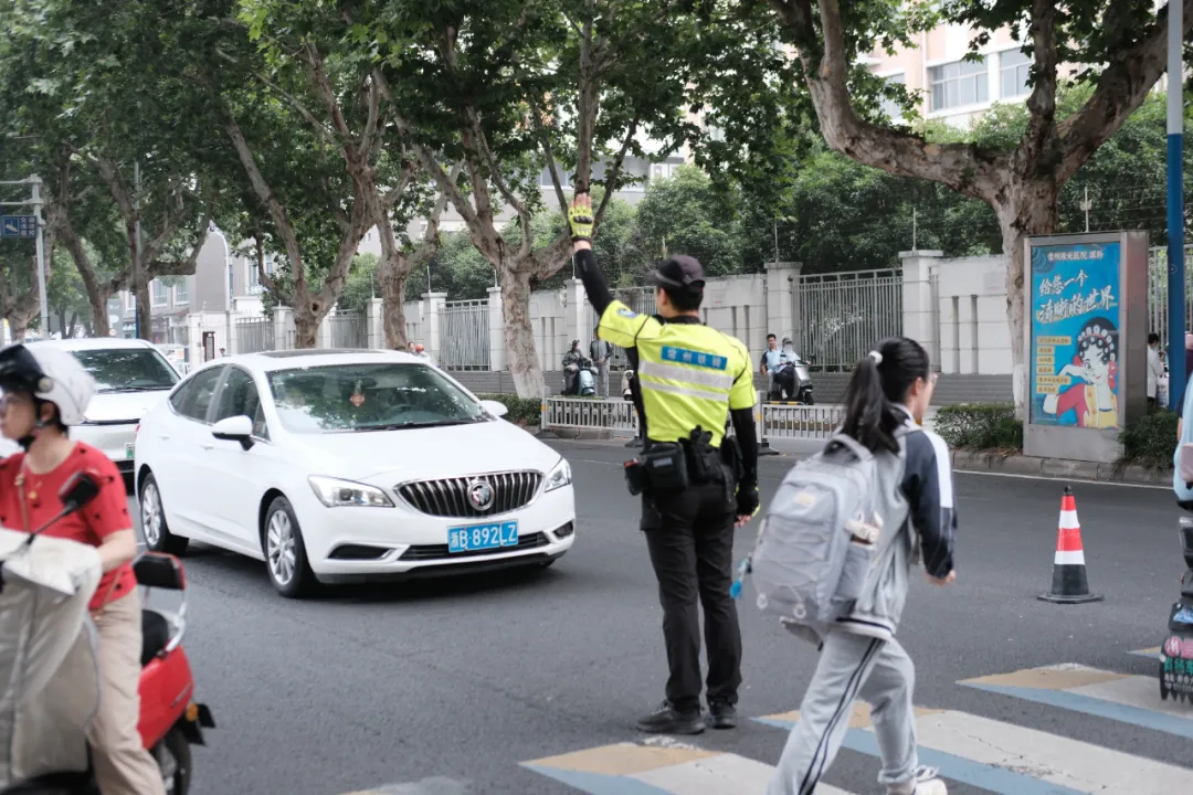 中考圆满落幕,常州公安护考交卷!-第18张图片-四季读书网 中考圆满落幕,常州公安护考交卷!-第18张图片-四季读书网