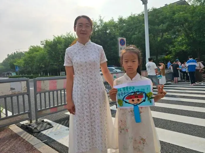 中考首日直击丨2.3万学子从容赴考 全城守护筑起平安防线-第16张图片-四季读书网