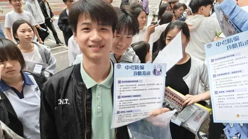 中考落幕!贾汪公安全程护航,圆满交卷!-第11张图片-四季读书网