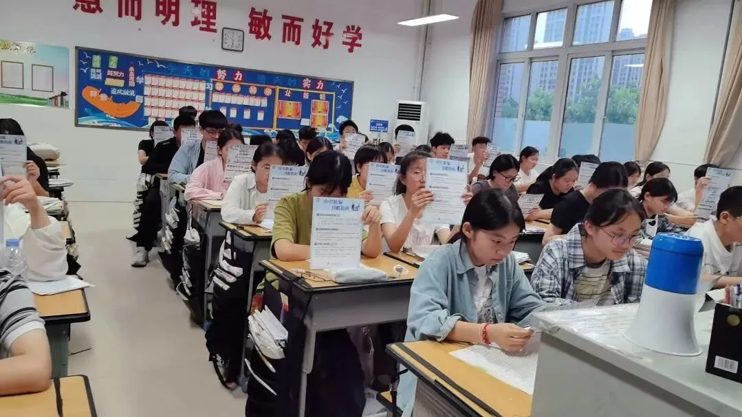 中考落幕!贾汪公安全程护航,圆满交卷!-第12张图片-四季读书网