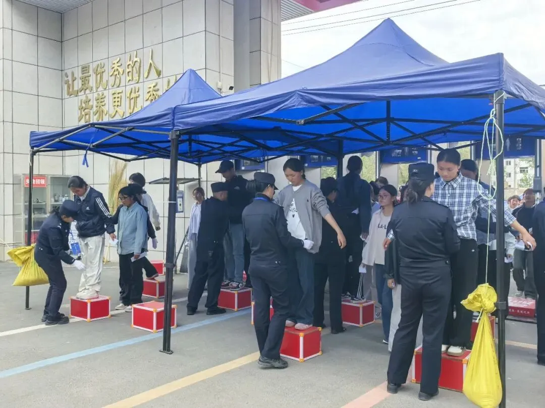 【护航中考】共和县教育局召开2026年中考考务培训会-第3张图片-四季读书网
