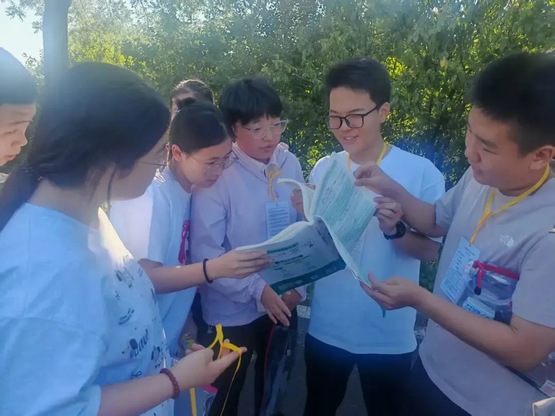 【中考首日·附中加油】笔墨藏山海 前路尽向阳-第6张图片-四季读书网 【中考首日·附中加油】笔墨藏山海 前路尽向阳-第6张图片-四季读书网